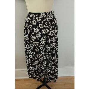 1980's Black and White Floral Fairset Midi Skirt